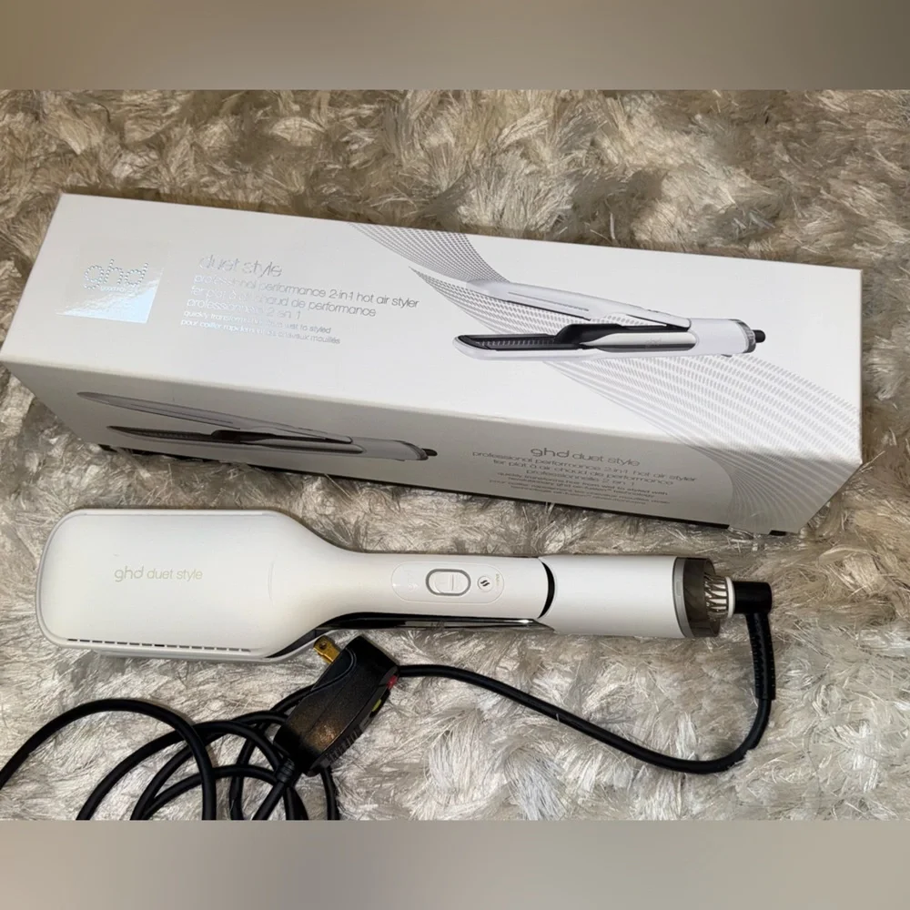 ghd Duet Style 2-in-1 Hot Air Styler - Picture 2 of 9